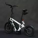 STEEREON - E-Scooter mit Sitzoption