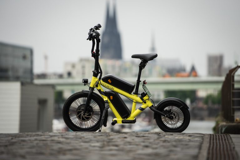 STEEREON - E-Scooter mit hoher Reichweite