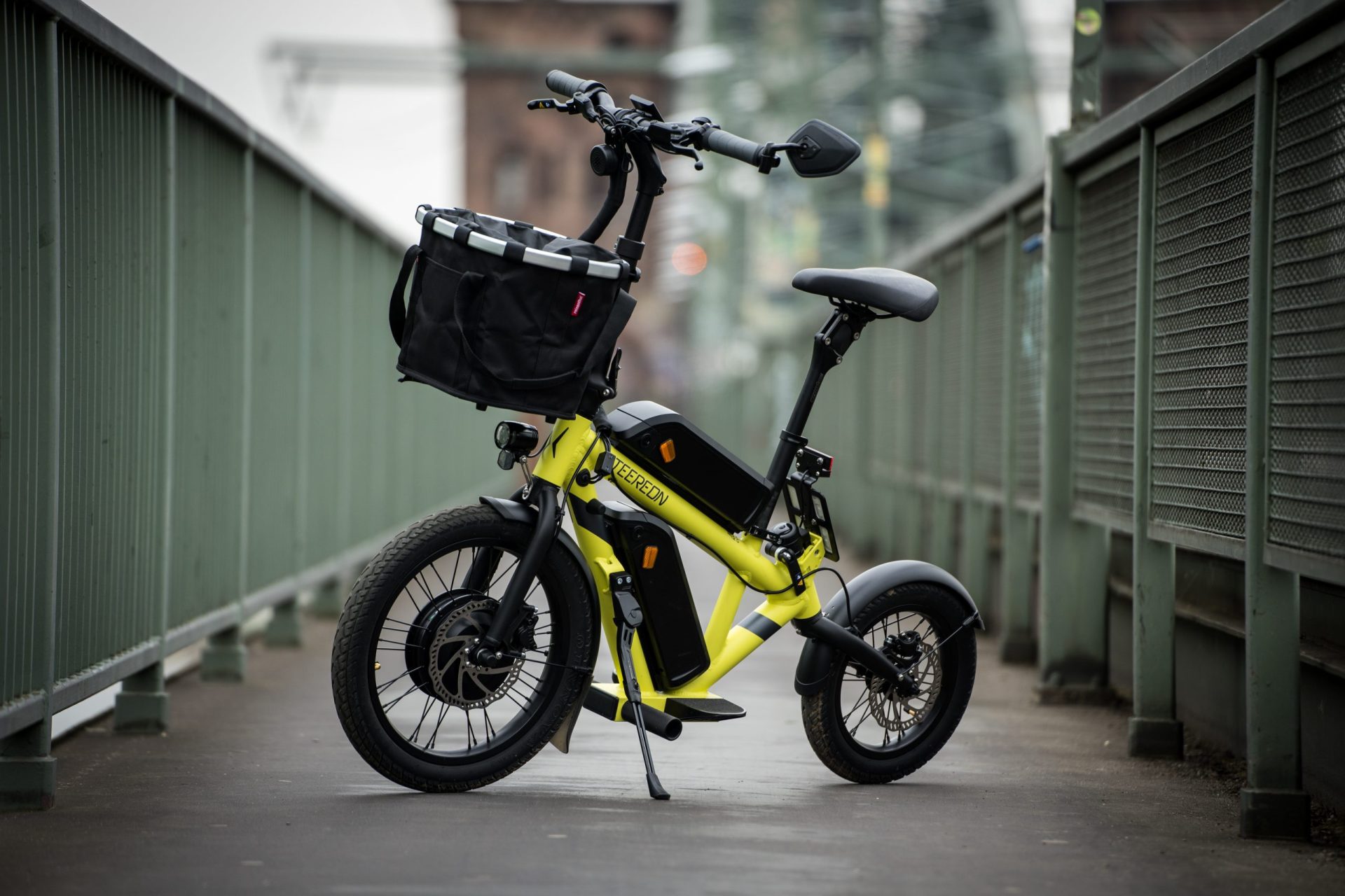 E Scooter mit Sitz / E Bike ohne Pedale STEEREON C30