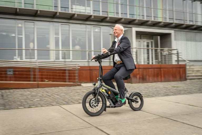 E-Scooter mit Sitz für Erwachsene