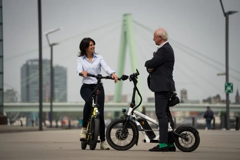 E-Scooter mit großen Rädern für Erwachsene