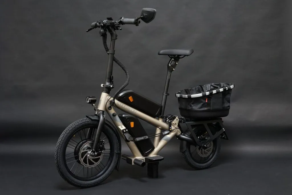 E-Scooter mit Korb zum Einkaufen