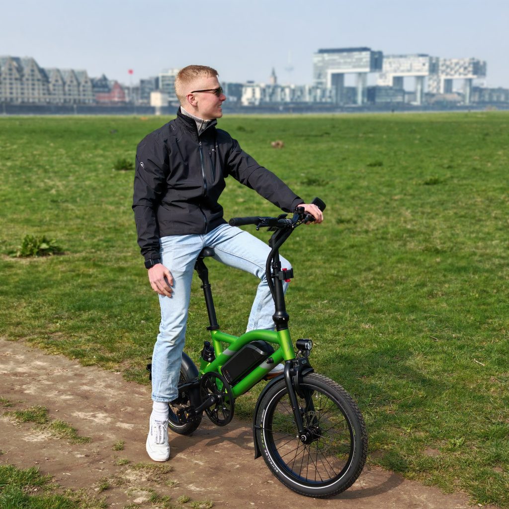 Kompakt E-Bike zum Falten - STEEREON B25