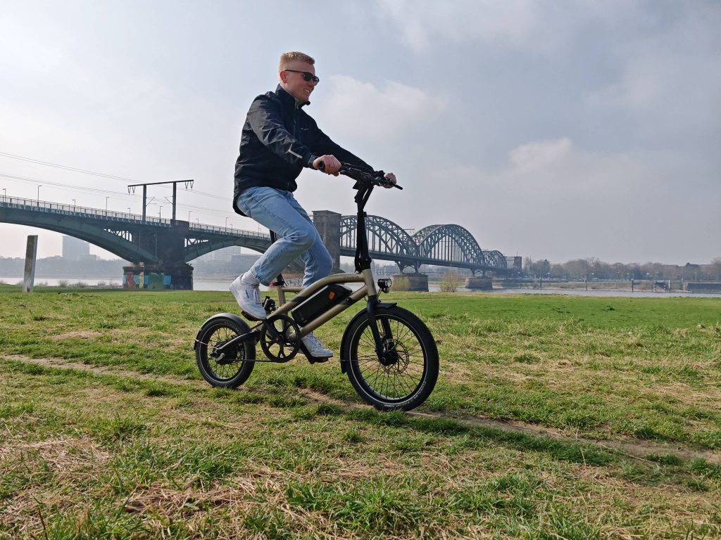 Kompaktes Pedelec zum Falten - STEEREON B25